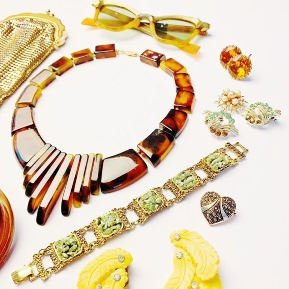 Vintage Mid Century Jewelry Lot - Picture 3 of 16